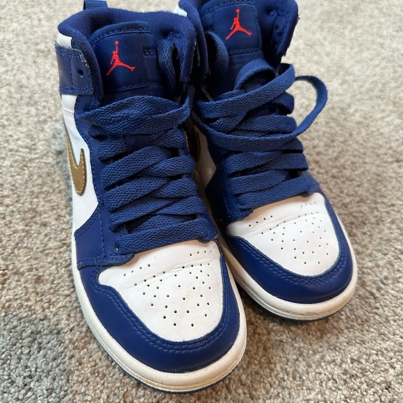 Air Jordan Retro High Top 1s Royal blue, gold and white size 11 boys no box - Picture 4 of 6